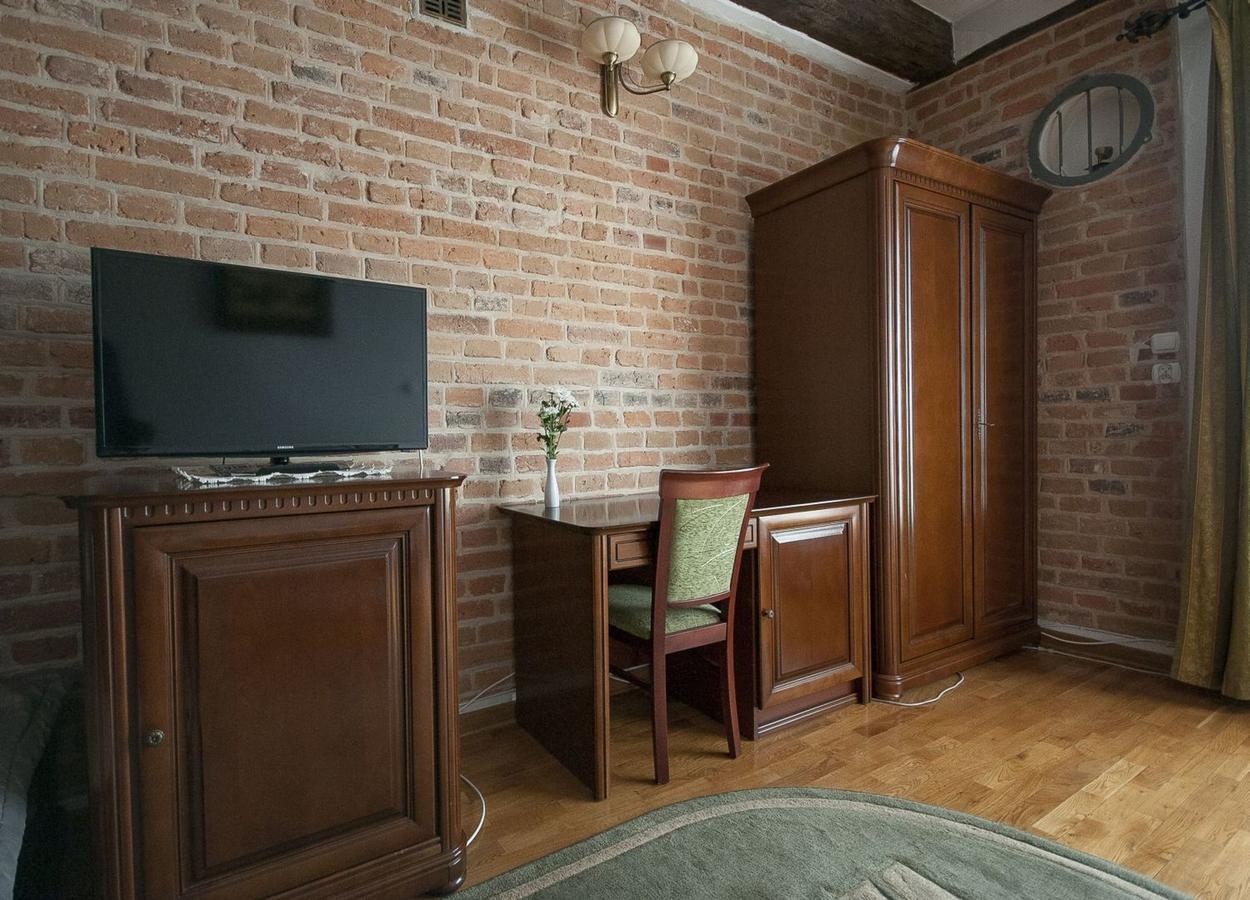 Hotel Restauracja Pod Parowozem Ostrowiec Świętokrzyski Buitenkant foto