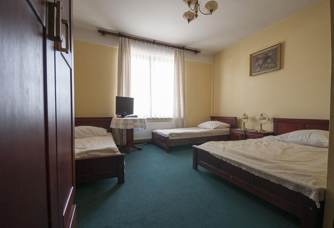 Hotel Restauracja Pod Parowozem Ostrowiec Świętokrzyski Buitenkant foto