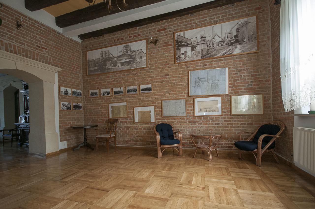 Hotel Restauracja Pod Parowozem Ostrowiec Świętokrzyski Buitenkant foto