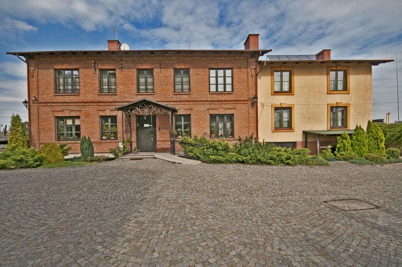 Hotel Restauracja Pod Parowozem Ostrowiec Świętokrzyski Buitenkant foto