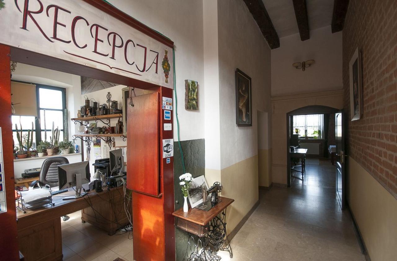 Hotel Restauracja Pod Parowozem Ostrowiec Świętokrzyski Buitenkant foto